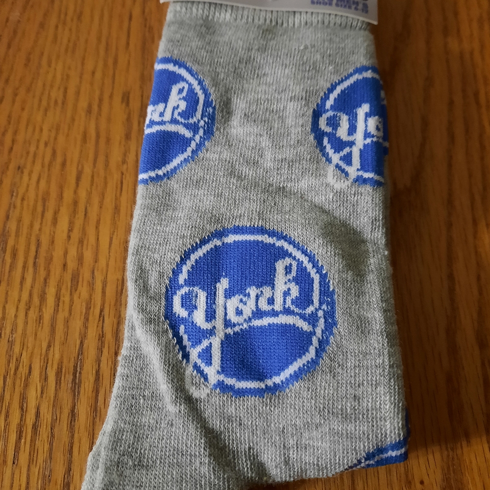 Odd Sox York Peppermint Pattie Gray & Blue Men’s Socks | Single Pair NWT